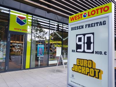 Bei der ersten Ziehung der Lotterie Eurojackpot im April (3.4.) liegt der Eurojackpot bei seiner maximalen Jackpotsumme von 90 Millionen Euro. Mehr geht nicht! Außerdem gibt es einen Überlauf in die zweite Gewinnklasse, wo ein weiterer Jackpot von 17 Millionen Euro wartet / Bild: Bodo Kemper