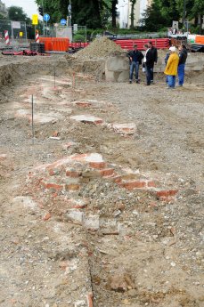 2012_06_11_archäologischerFundamKönigsplatz1.jpg