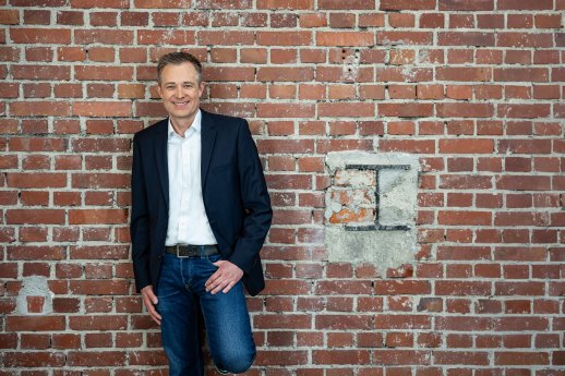Obstmayer-Stefan_Brickwall.jpg