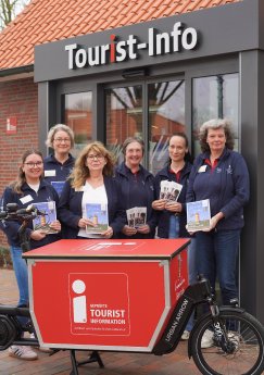 TouristInfoGreetsielTeam2026Inforad_CCBYSATouristikGreetsiel.jpg