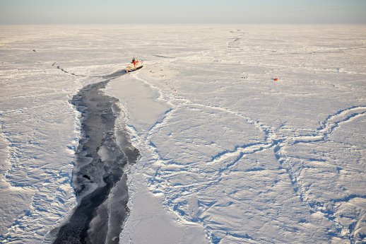 ITI_Polarstern_Credit_Alfred-Wegener-Institut_Michael_Gutsche_GR.jpg