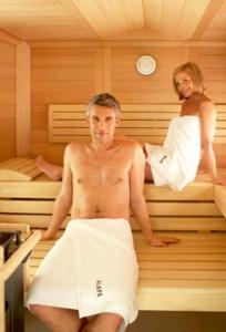Die KLAFS-Sauna kann je nach individuellem Wunsch barrierefrei angepasst werden
