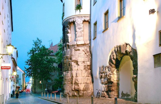 obx_Porta Praetoria-Foto Stadt Regensburg.jpg