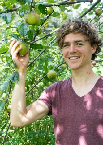 Philip-Apfelbaum.png