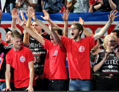 Am Ende musste sich der HC den Löwen geschlagen geben (Foto :HJKrieg, hl-studios, Erlangen)