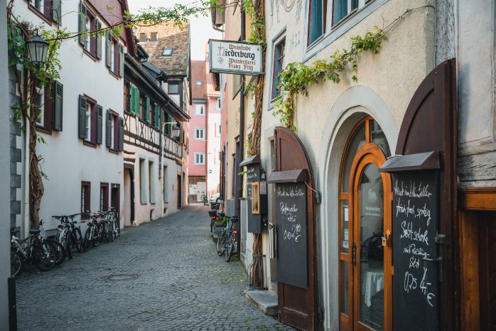Konstanz-Niederburg-Weinstube-Franz-Fritz-Klostergasse-01_Copyright_MTK-Christoph-Partsch.gif