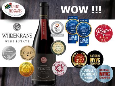 Dieser "Cool Climate" Pinotage kombiniert spürbare Frische mit großartiger Struktur und Tiefe.
Auf der Zunge spürst du die Aromen von reifen, roten Beeren und dunklen Pflaumen zusammen mit einer ausgezeichnet eingebundenen Holznote. Dafür sorgt der 24 monatige Ausbau in verschiedenen, französischen Eichenfässern. Eine Stabilität gebende Säurestruktur ist in keinem Moment aufdringlich. Dieser hervorragende Tropfen bietet einen langen Abgang, ist absolut Vollmundig, aber nie zu schwer.