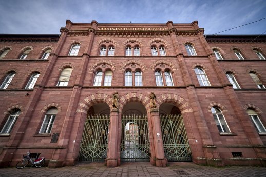 200 Jahre KIT - Eine der ältesten und traditionsreichsten Technischen Hochschulen in Deutsc.jpg
