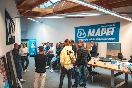 Sanierungskonzepte zum Anfassen haben die Spezialisten von W. & L. Jordan mit der Marke JOKA und die MAPEI GmbH mit der Marke MAPEI den Besuchern der ersten Sanierungsgalerie präsentiert.