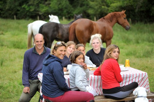Picknick mit Pferden.jpg