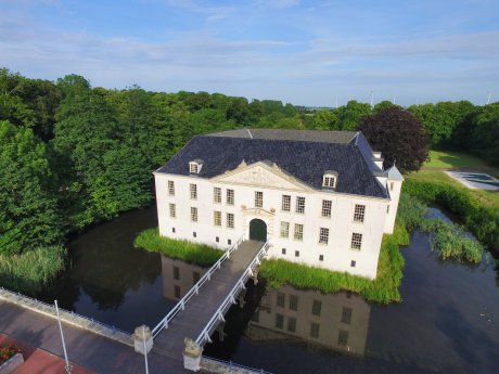 Wasserschloss Dornum.jpg
