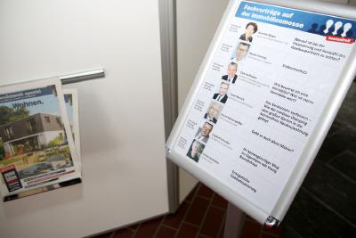 In Fachvorträgen erhalten die Messegäste Experten-Tipps rund ums Wohnen, Bauen, Kaufen und Optimieren, Foto: Barlag