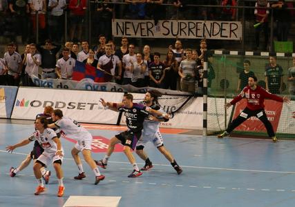 60 Minuten hart gekämpft: am Ende trennte sich der HC Erlangen und die Füchse Berlin mit 28:28