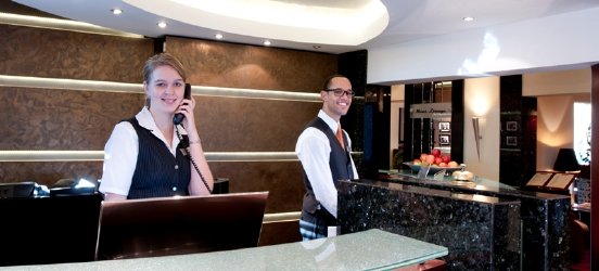 Atrium Hotel Mainz - Rezeption I - low res.jpg