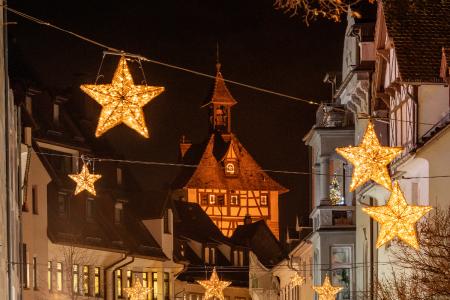 Konstanz Weihnachtsmarkt Weihnachtsbeleuchtung Hussenstrasse Schnetztor Winter Copyright MTK Dagmar Schwelle