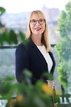 Frau Holzmann_9253_web.jpg