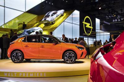 Opel-Stand elektrisiert die 68. Internationale Automobil-Ausstellung