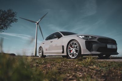 Barracuda meets Giacuzzo: Inferno-Felgen am veredelten Kia Stinger