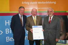 Goldene Ehrennadel für Helmut Katz