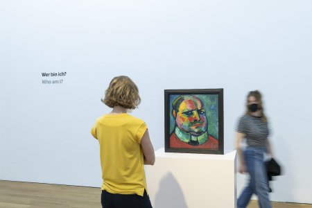 Blick in die Ausstellung. Foto: Museum Wiesbaden / Bernd Fickert