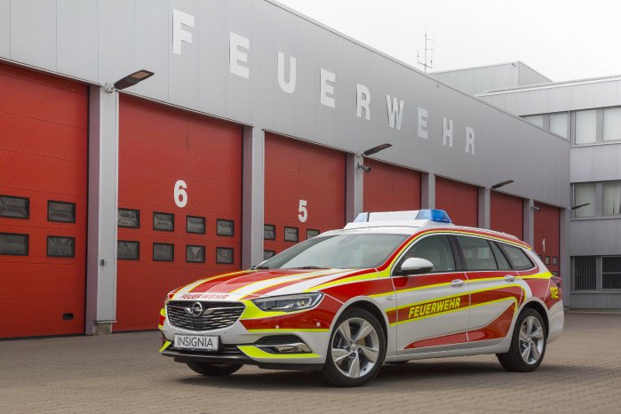Opel-Insignia-Sports-Tourer-Fire-Service-306535.jpg