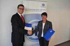 Frank Neumann, BIG direkt gesund, und Prof. Dr. Astrid Schämann, ZHAW