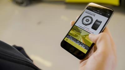 Auf dem Genfer Automobil-Salon präsentiert Pirelli den neuen Pirelli P Zero Winter und die neue App "Track Adrenaline"