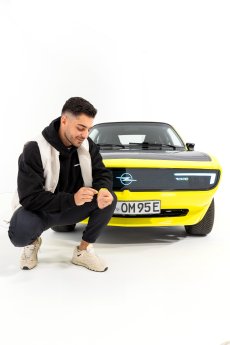 OpelundBandwerkbringenUhrenarmbnderimMantaA-Styleheraus (3).jpg