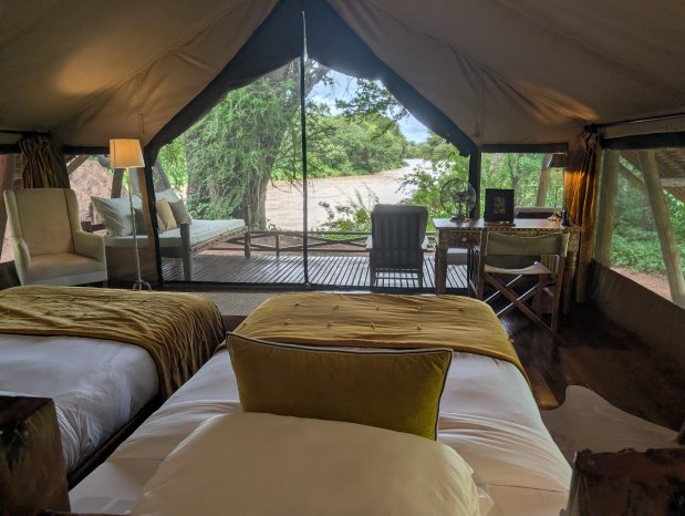 Jongomero-Safarizelt-Tansania.jpg