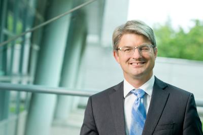 Dr. Peter Havel
