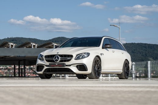 3.Mercedes Benz E Klasse AMG Barracuda Black Polish.jpg