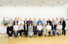 Der neue Verwaltungsrat der BKK ProVita traf sich gestern zur konstituierenden Sitzung. Im Bild: die neuen Verwaltungsratsvorsitzenden Werner Manzinger (vorne dritter von rechts) und Helmut Faber (vorne ganz rechts) sowie Vorstandsvorsitzender Walter Redl (hinten rechts)