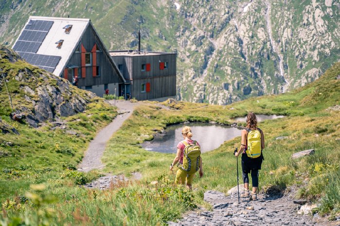 2c6c9b5a-eea8-5a13-9693-142cd13b2b18