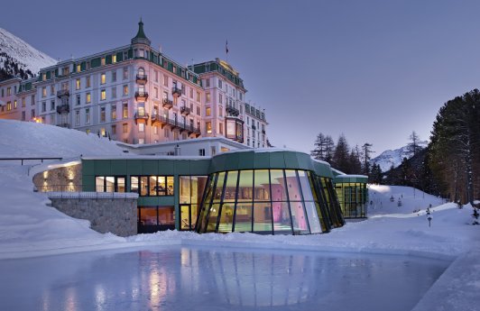 Grand Hotel Kronenhof_Aussenansicht Winter.jpg