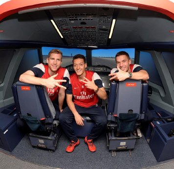 Arsenal-Spieler bei der Emirates A380 Challenge 1_Credit Emirates.jpg