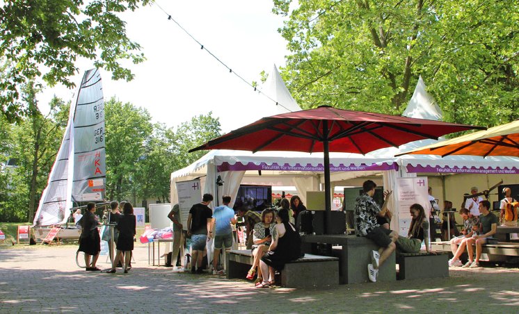 HKA_VW-PK_Campustag_0597_300.jpg
