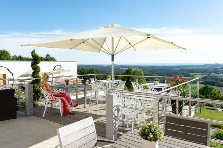Terrasse mit Aussicht vom Thula Wellnesshotel Bayerischer Wald