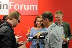 DWI mit regionaltypischen Weinen auf der ProWein 2015