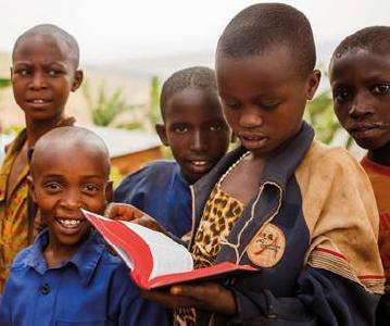 Bibelverbreitung in Ruanda © Foto: United Bible Societies