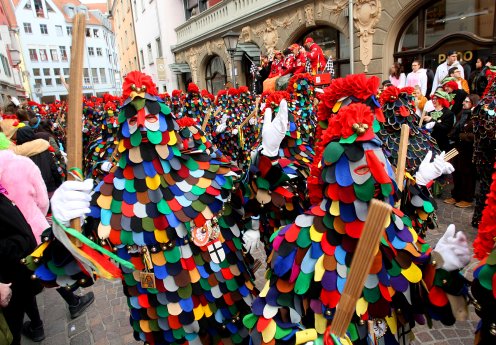 Konstanz-Fasnacht-Fanfarenzug-Blaetzlebube-Gruppe-01_Copyright_MTK-Aurelia-Scherrer.jpg