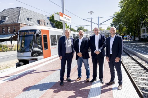 Eröffnung barrierefreie Haltestelle Prinzenallee.jpg