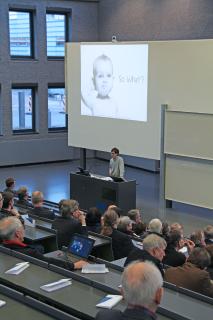 Den Startschuss für die Leistungsschau der angewandten und grundlagennahen Forschung gab die Veranstaltung "Neue Ideen zur Hochschulentwicklung – Schlaglichter aus aktuellen internen Zielvereinbarungen". In Kurzvorträgen stellten dort Forschungsteams ausgewählte Projekte vor, mit denen das Profil der TH Wildau nachhaltig gestärkt, neue Ansätze für den Wissens- und Technologietransfer in die regionale Wirtschaft erschlossen, aber auch Möglichkeiten zur breiteren Mitwirkung interessierter Bürgerin