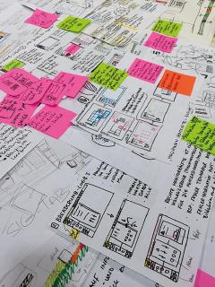 Recherche vor Produktentwicklung: Zu Beginn ihrer Projektarbeit haben sich Tim-Niklas Hachmeister und Jawaher Hamo mit zahlreichen SIG-Mitarbeitern ausgetauscht und viele technische Daten analysiert / Foto: Hochschule Osnabrück / Tim-Niklas Hachmeister, Jawaher Hamo