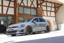 Motorsport-Sondermodell des Golf GTI auf 19-zölligen Barracuda Dragoon