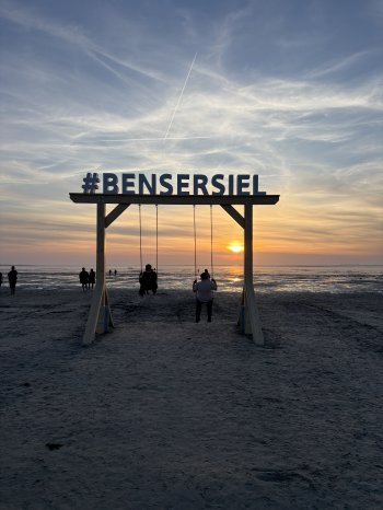 Wasserschaukel_Haupt-und Badestrand Bensersiel.jpg