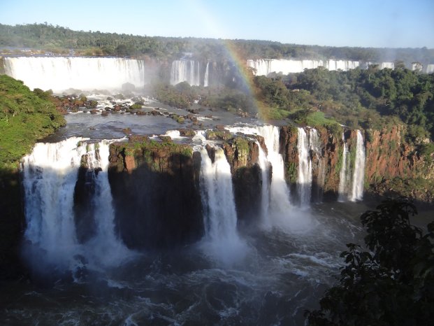 Wasserfaelle_von_Iguazu_c_Karawane.jpg