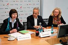 (v.l.) Prof. Dr. Petra Gruner, Peter M. Endres und Prof. Dr. Sonja Bischoff  (Quelle: BWV/Forum V )