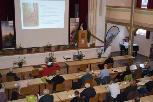 Grußwort_Schwing-Döring.jpg