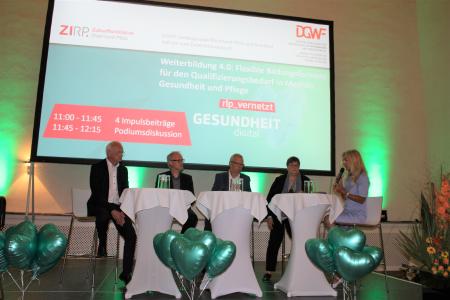 Dr. Margot Klinkner (zfh) (re) moderierte die Veranstaltung - mit von Partie: Esther Ehrenstein, Prof. Dr. Frank Weidner, Prof. Dr. Christof Schenkel-Häger und Dr. Burkhard Lehmann (v.r.n.l.)
