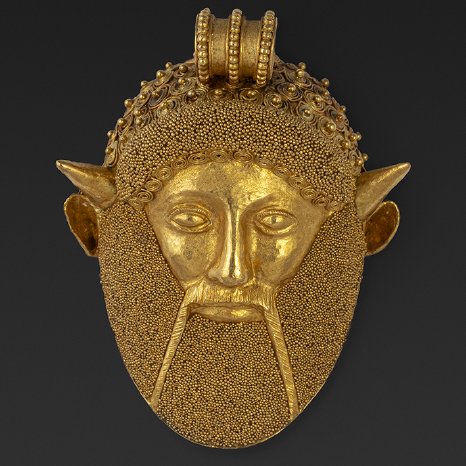 Anhänger in Form des Kopfes vom Flussgott »Acheloos«, Nachbildung, Gold Mitte des 19. Jh.jpg
